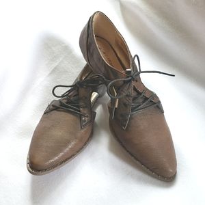 Kenneth Cole Pipe It Menswear Cut Out Flat